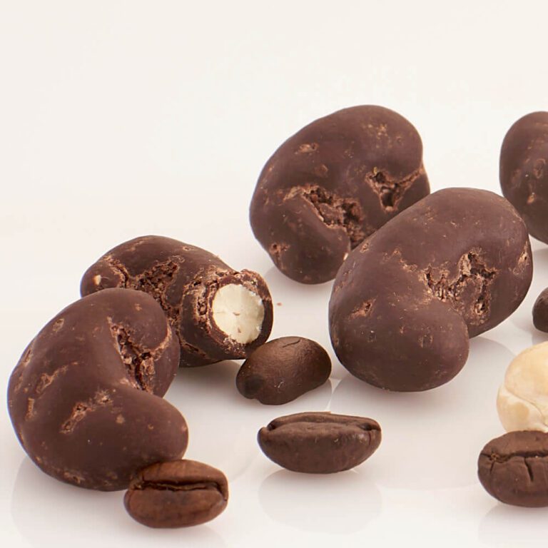 Orzechy nerkowca w ciemnej czekoladzie z kawą